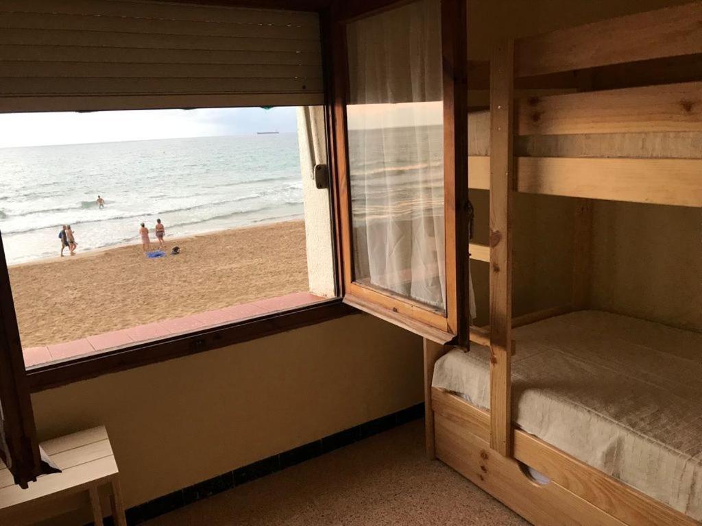 El Faro Apartaments Platja Llarga-Les Salines-Tgn Тарагона Екстериор снимка