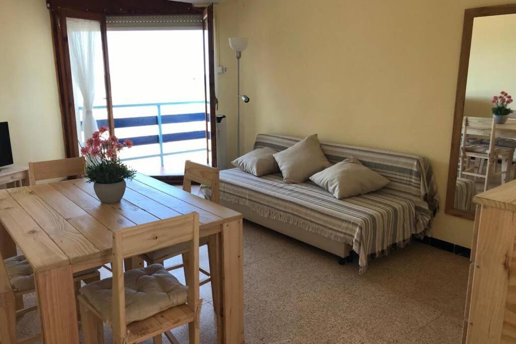 El Faro Apartaments Platja Llarga-Les Salines-Tgn Тарагона Екстериор снимка