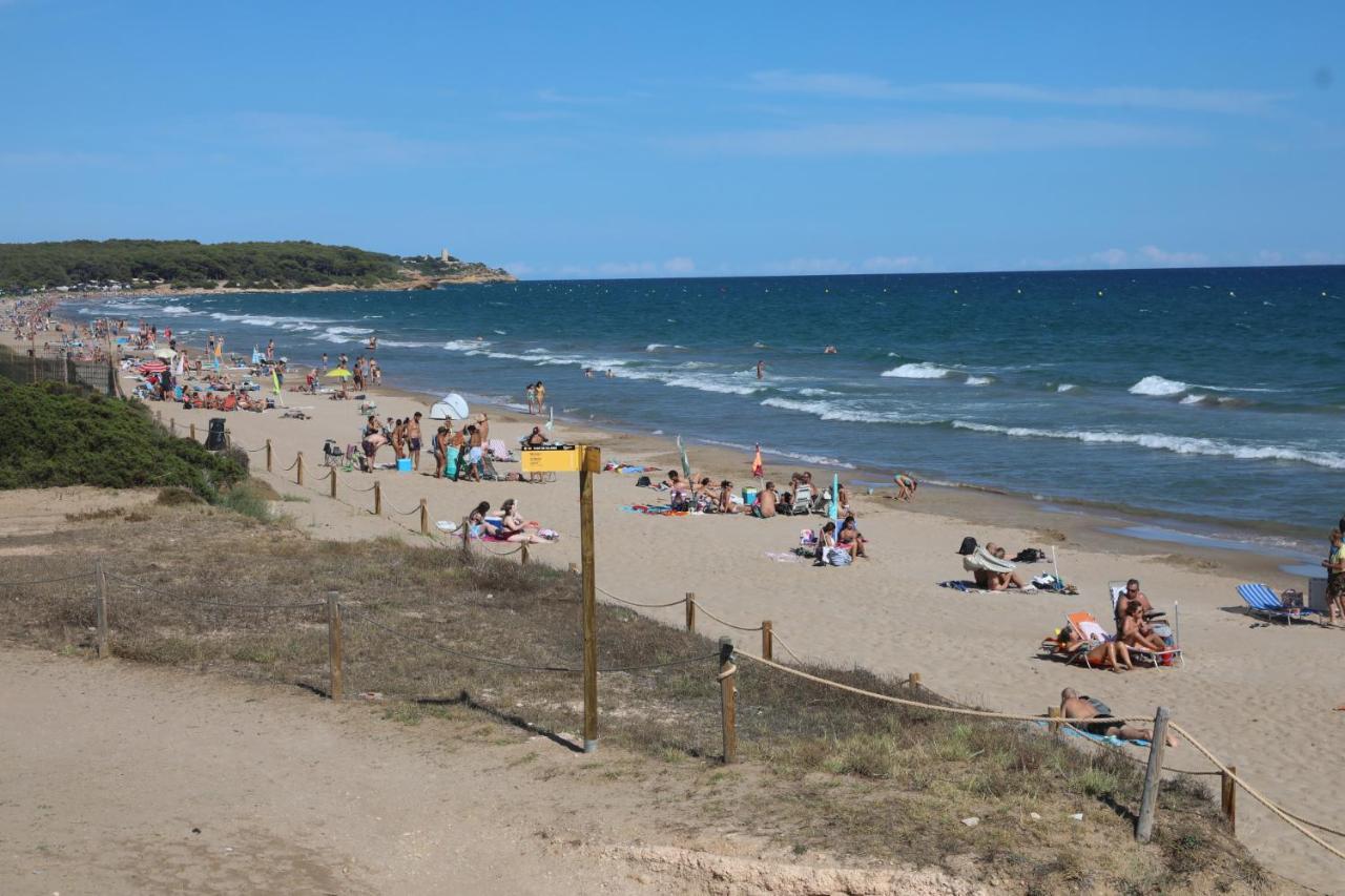 El Faro Apartaments Platja Llarga-Les Salines-Tgn Тарагона Екстериор снимка
